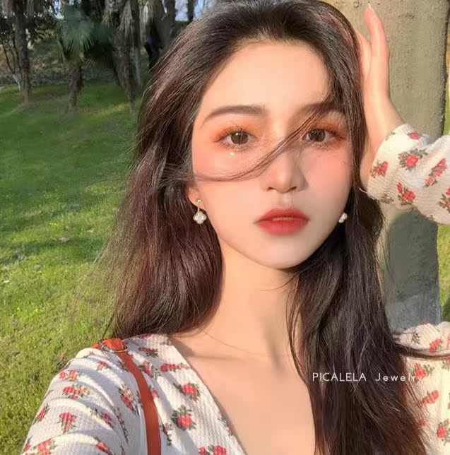 French sterling silver four-leaf clover earrings simple high-end temperament earrings 2021 new niche style all-match earrings for women