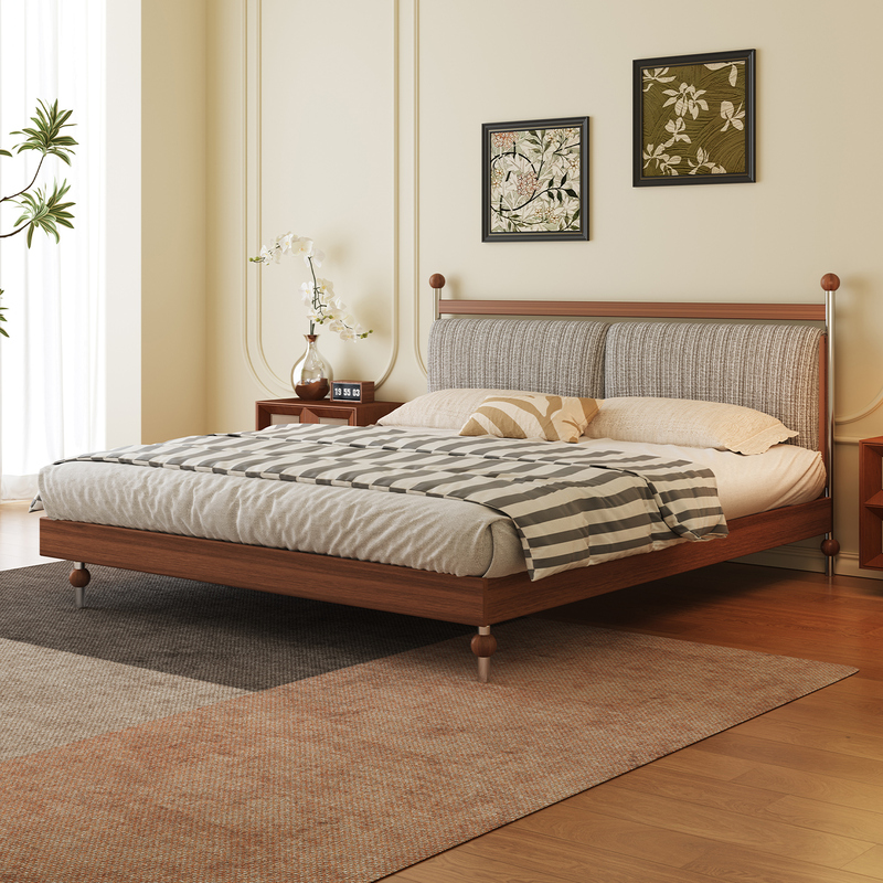 Medieval-Style Solid Wood Bed with Fabric Upholstery, Removable and Washable, Light French Style, Master Bedroom, 2026 New Model, 1.8m Double Bed