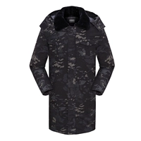 Вытянуть колено темное ночное пальто