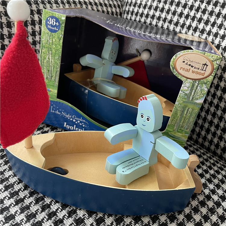 Yigurbigu and his small boat ~ children's wooden small boat toy sets