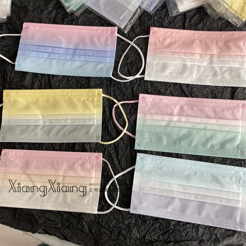 A pitch of blush mask ~ daily outdoor with several ~ single independent packaging dust mask