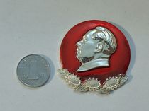 Antiques and cultural relics collection: Chairman Mao badge 4 1*4 1cm #0146