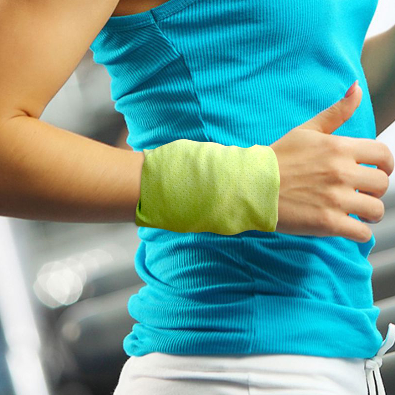 Sports Hand Towel Fluorescent Green Outdoor Walking and Cycling Hand Towel Fitness Sweat Wiping Wrist Cover Running Hand Sweat Towel