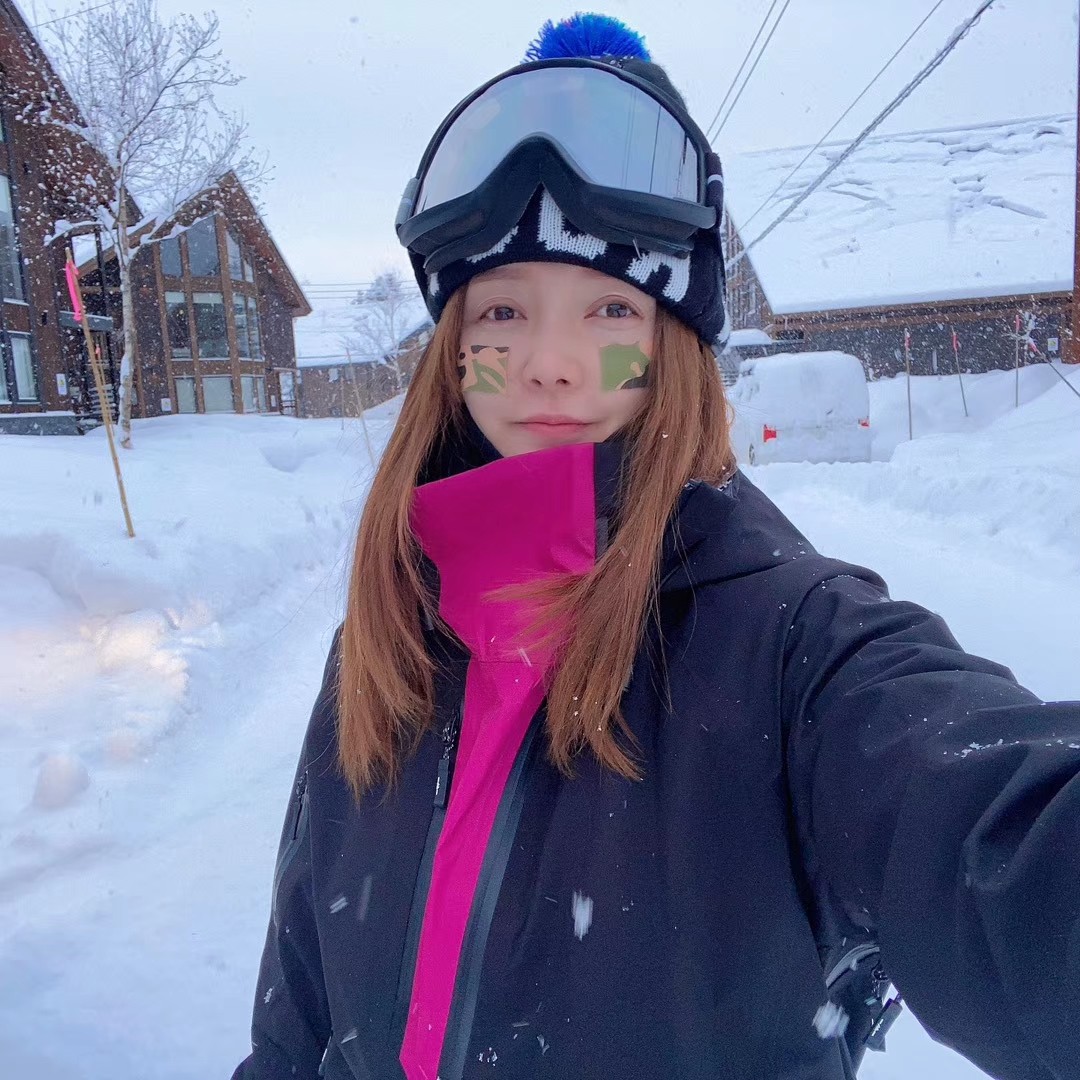 (GT snow furniture) mountain of moods (MofM) Japanese trend fashion ski suit