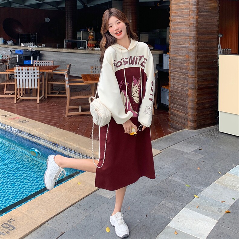 酒红色蝴蝶印花连帽卫衣裙女秋季2025新款慵懒风宽松减龄连衣裙,女装卫衣/绒衫,2C028