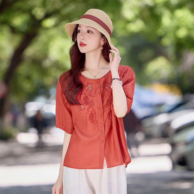 现货！夏季新款2025套装女简约时尚优雅气质减龄天丝麻料刺绣上衣，女装衬衫，魅影
