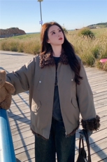 主推现货2025羊卷毛内里派克服外套C022-9160-P245-K368，女装派克服，2C022