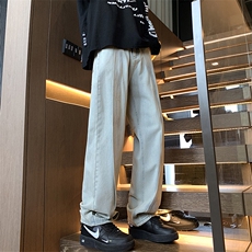 泥黄色