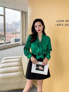 蝴蝶刺绣衬衣图片