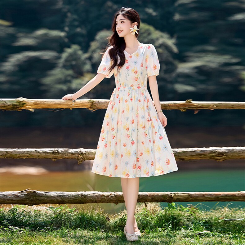 小清新法式碎花连衣裙女2026新款气质V领纯棉漂亮夏日绝美小裙子,女装连衣裙,倪叶myz