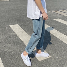 浅蓝色