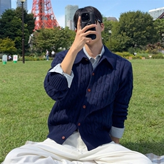 深蓝色