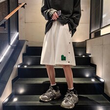 白色
