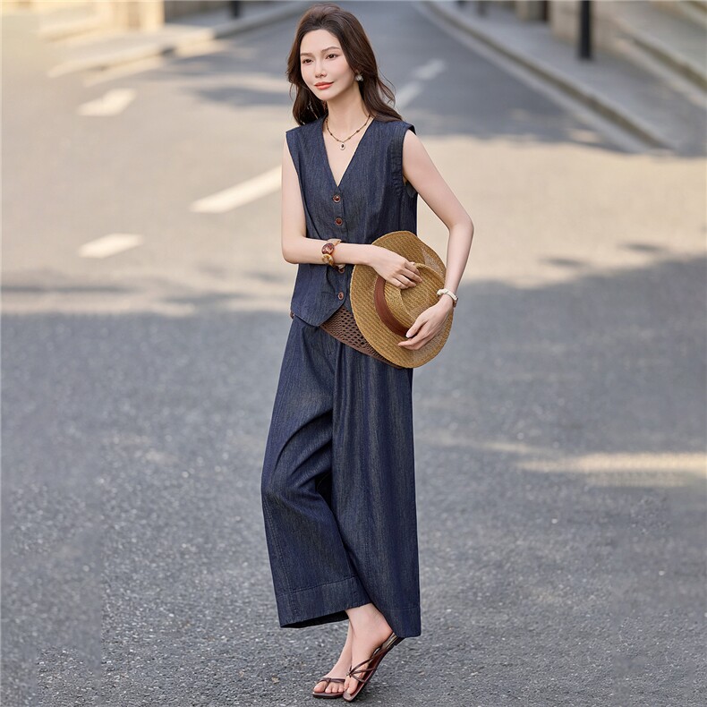 2026年夏季两件套宽松型夏季V领两件套老钱风套裤,女装套装/套裙,微微衣阁