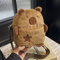趣乐毛绒玩具包厂 欧貂水豚单肩斜挎包