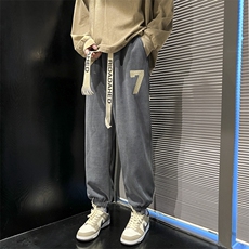 灰色