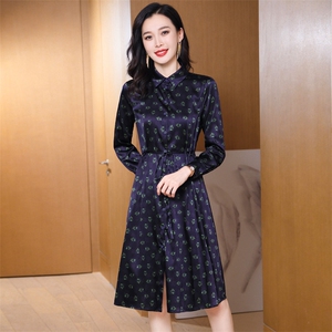 杭州重磅真丝连衣裙女夏季2026新款碎花裙中长款缎面真丝衬衫裙图片