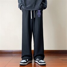 黑色