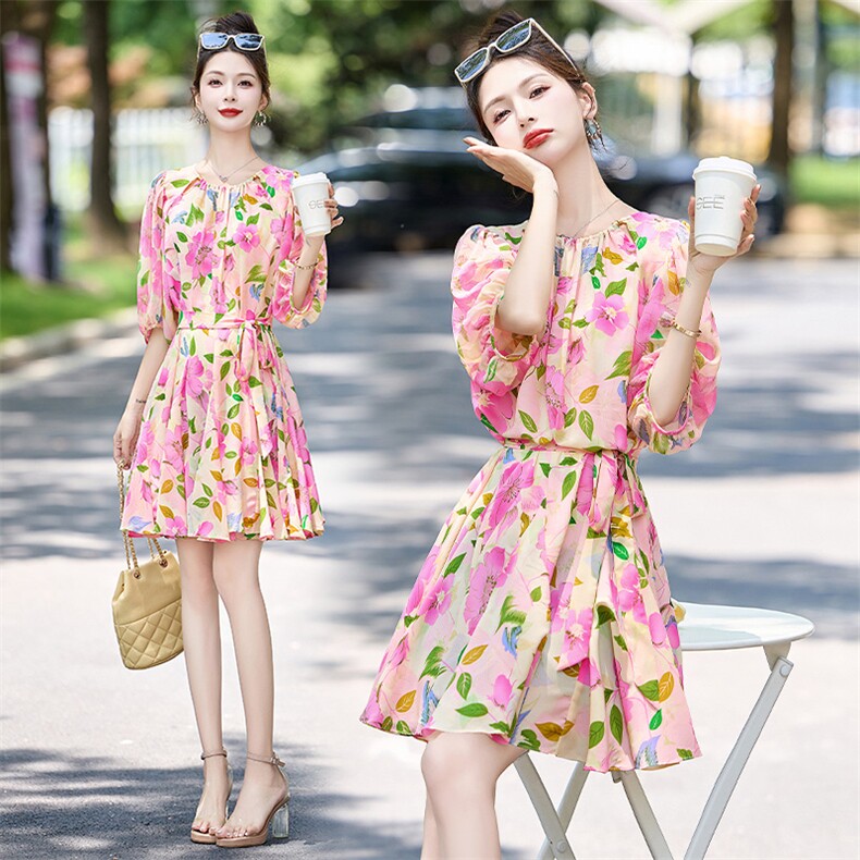 今年流行超好看连衣裙2024夏季新款小香风气质收腰显瘦清新碎花裙，女装连衣裙，布芭啦