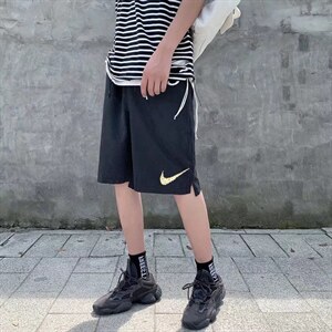 218-1-P18-GG02夏季宽松休闲打勾菊花潮牌开叉短裤图片
