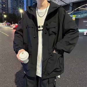 户外登山旅行山系防水情侣冲锋衣夹克外套男风衣冲锋服D20/P62,大红色短袖卫衣搭配什么外套图片