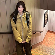 卡其色