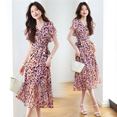 2025夏季新款气质V领收腰绑带法式优雅荷叶袖印花连衣裙女，女装连衣裙，布芭啦