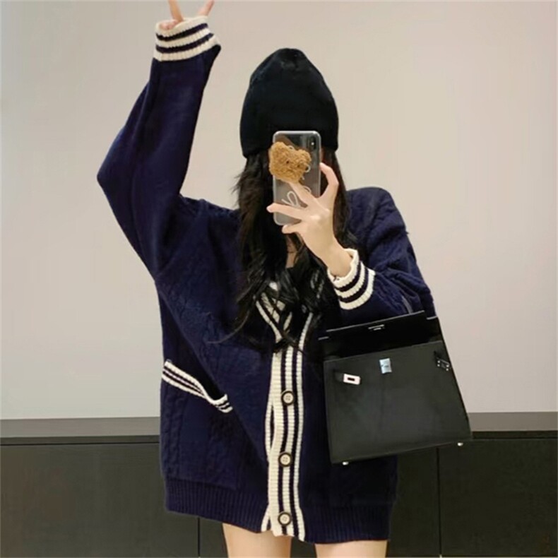2025年秋季新款百搭女士拼色V领带兜开衫,女装羊毛衫,新胜羊绒