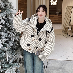 牛角扣复古条纹连帽羽绒服外套女冬季2024新款宽松加厚保暖面包服图片