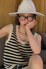时尚女士纯棉条纹镂空背心舒适透气显瘦设计适合夏季穿搭，女装马甲，洁纯羊绒