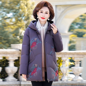 2026新款中老年人女装妈妈连帽羽绒服时尚洋气加厚保暖冬装外套图片
