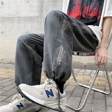 灰色