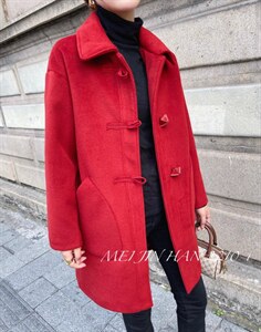 美巾涵5121。粽子扣大衣图片