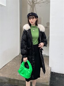 休闲羽绒服图片
