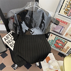 黑色