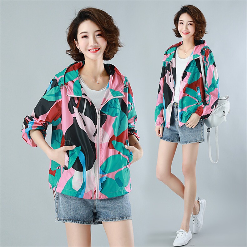 2021年夏季新款印花图案中长款连帽潮流时尚简约舒适防晒衣，女装防晒衣，依倍林