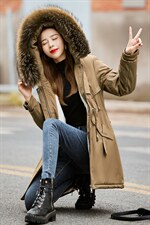 2022年冬季刺绣修身型中长款中长款连帽拉链，女装棉衣/棉服，贵人树