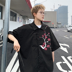 黑色