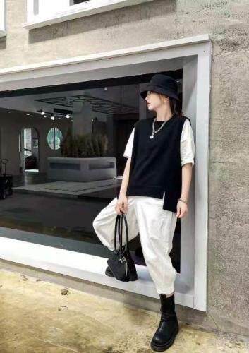 现货黑白两色马甲，女装马夹，琼卿格