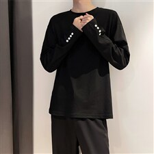 黑色