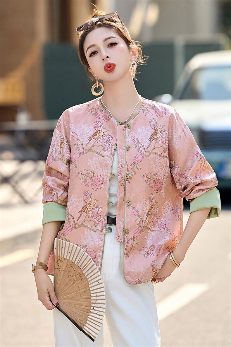 粉色新中式盘扣圆领外套女2025春秋新款精致提花休闲气质百搭上衣,女装短外套,依如秀(原杭风阁)