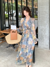 法式复古碎花连衣裙女2025夏季新款设计感小众收腰显瘦气质长裙子，女装连衣裙，韩蜜菓