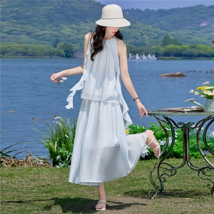 （新款现货）2026夏装时尚挂脖飘带领花上衣+半裙超仙套裙两件套图片