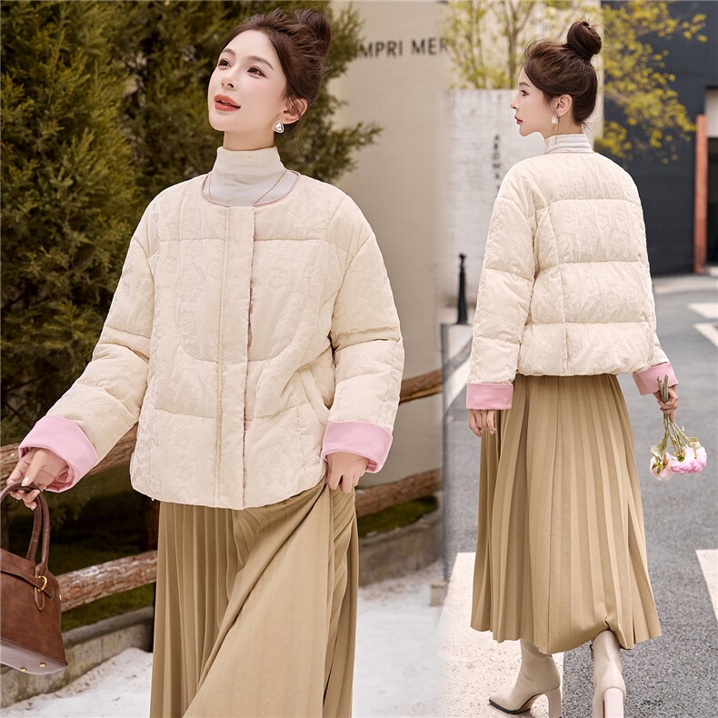 时尚提花新中式羽绒服女短款2025新款90%白鸭绒外套,女装羽绒服,姿衣坊