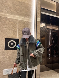 大毛领派克服图片