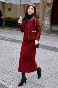 【bao款现货已出】2025冬装新款新娘回门服敬酒服钉钻两件套25毛图片