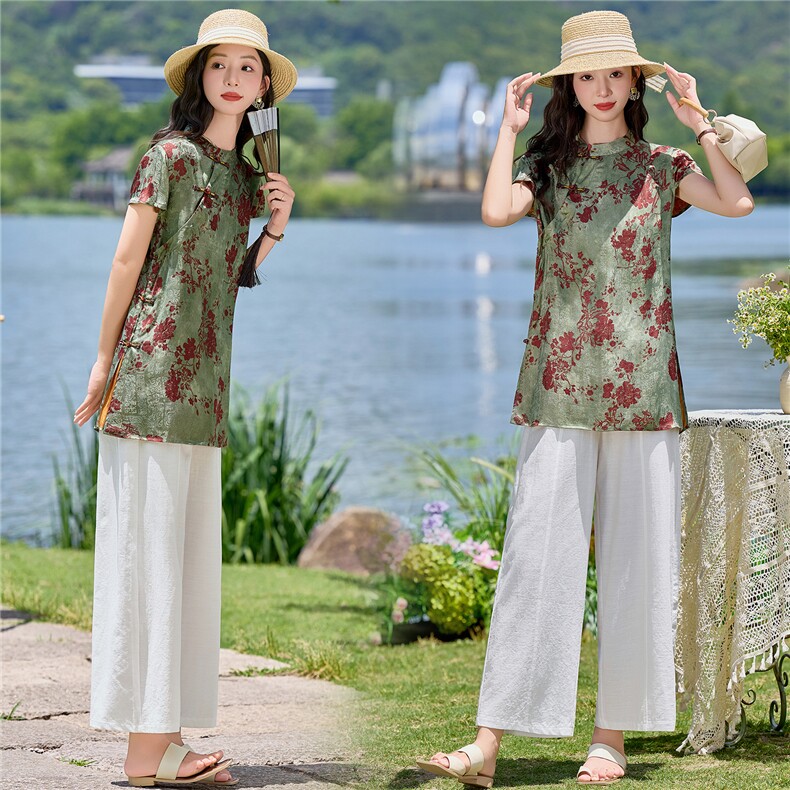 2026年夏季新中式套装，绿低红花中式上衣配白色裤子，松弛显瘦,女装套装/套裙,米莱