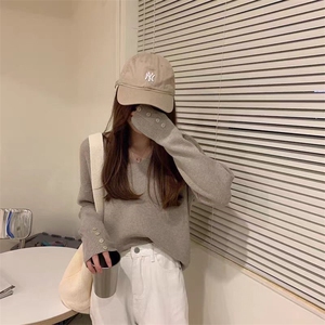 2025年秋季新款百搭V领女士长袖套头针织衫图片