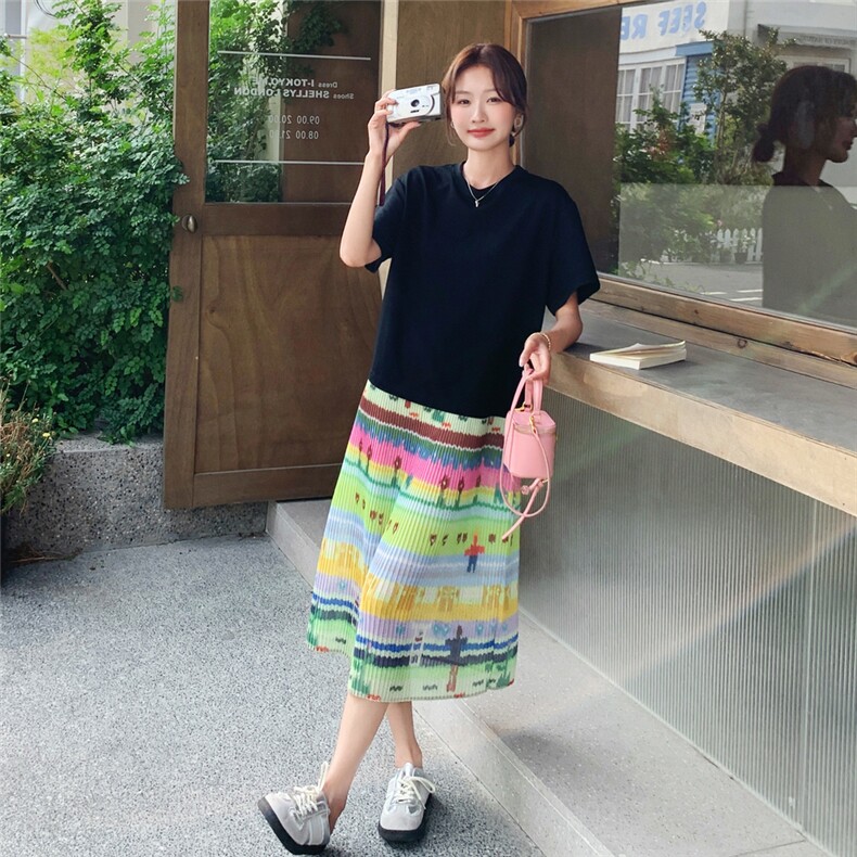 藏青色圆领t恤套装2025夏淡人慵懒风休闲多巴胺印花半身裙两件套,女装连衣裙,2C058