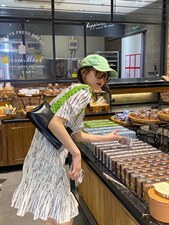 竖条纹褶皱半裙胯大腿粗的福音遮肉时尚辣妹风，女装半身裙，Alissa Lin